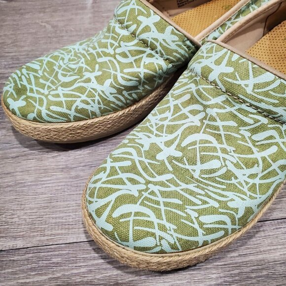 Dansko Women's Victoria Vegan Green Grass Canvas Classic Clogs Sz 41 US 10.5-11 - Picture 14 of 15